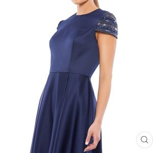 MAC DUGGAL navy blue box pleated cap jeweled/beaded sleeves midi length NWT